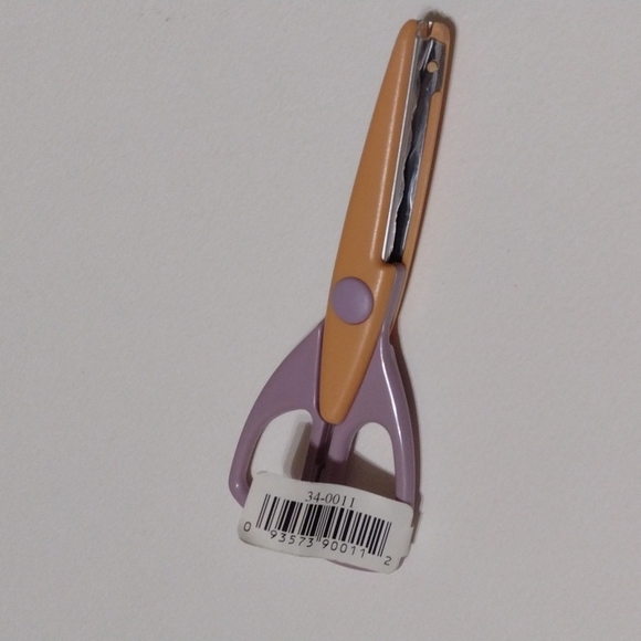 3/$15 Provo Craft Scissors 34-0011 - Picture 2 of 4